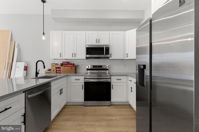 Building Photo - 919 N 15th St