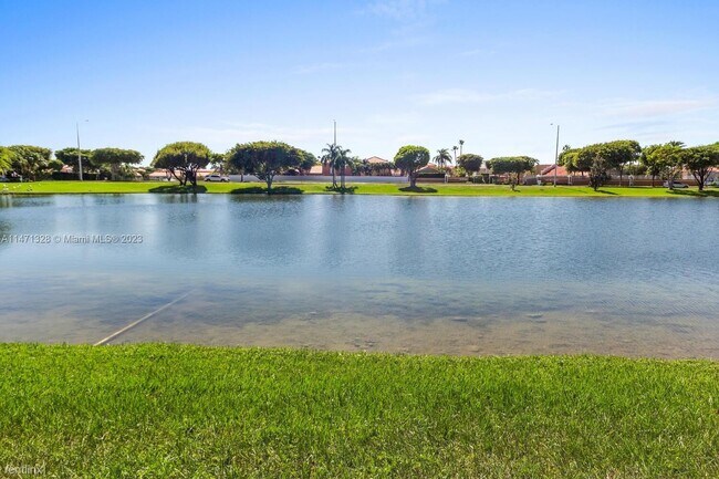 Building Photo - 2 br, 2.5 bath House - 8530 NW 3rd Ln # 411