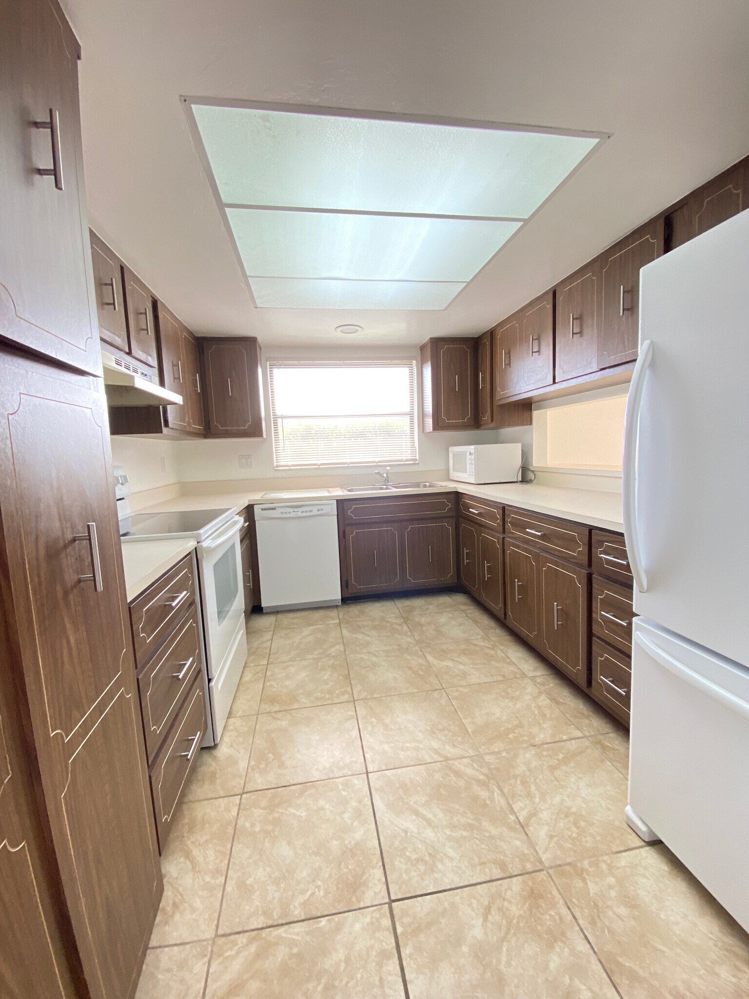 Building Photo - 513 SE 24th Ave