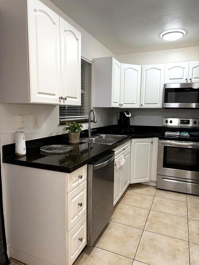 Building Photo - 1304 NW 3rd St