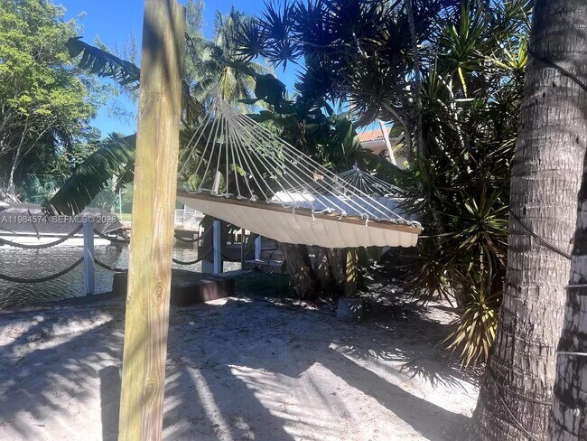 Building Photo - 3401 NE 165th St