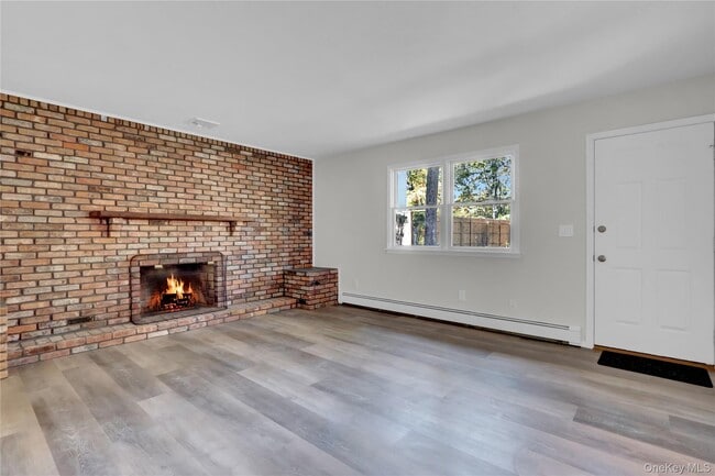 Building Photo - 7 Canterbury Ct