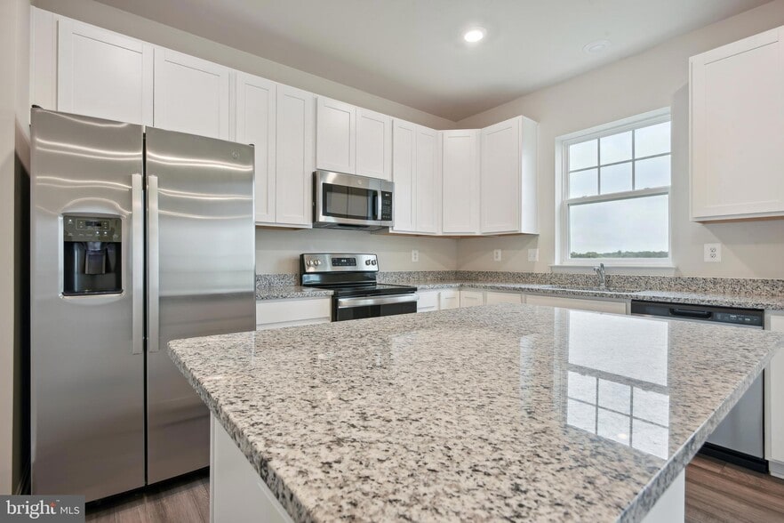 Building Photo - 121 Solstice Way