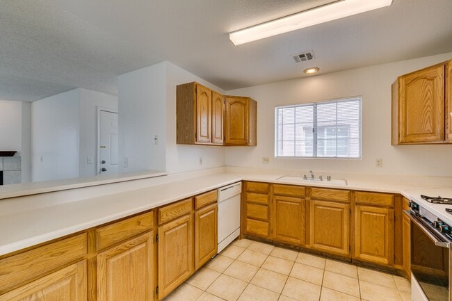 Building Photo - Charming Second-Floor Condo with Two Bedrooms and Fireplace