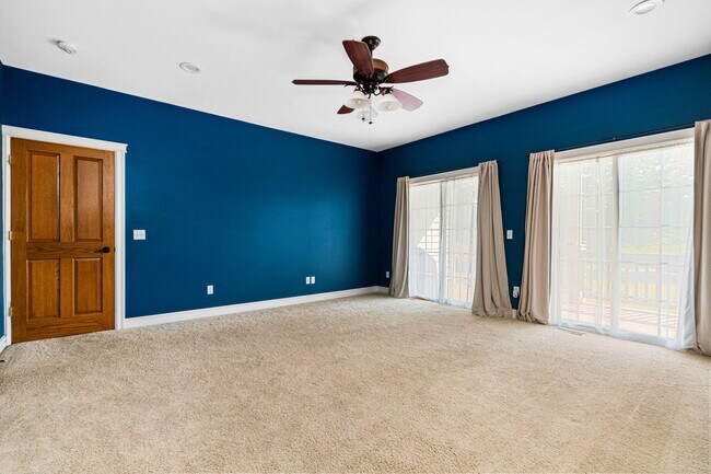 Building Photo - 950 Marshall Lakes Dr