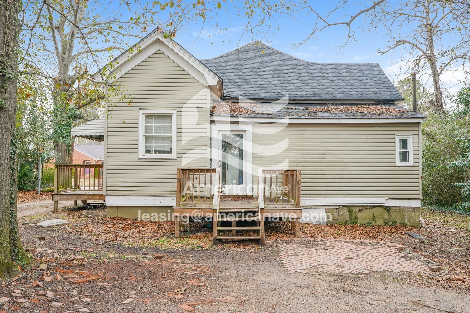 Building Photo - 2566 English Ave