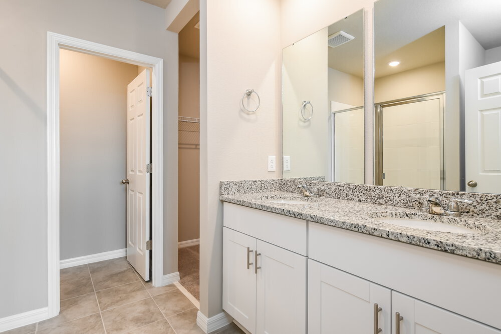 Building Photo - 5264 Sanders Oak Trl