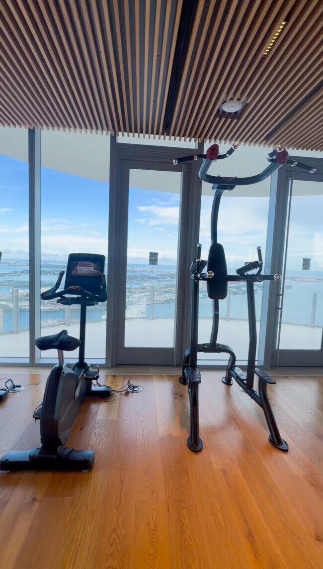Building Photo - 300 Biscayne Blvd Way