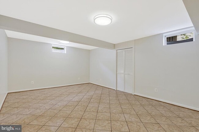 Building Photo - 10857 Hunter Gate Way
