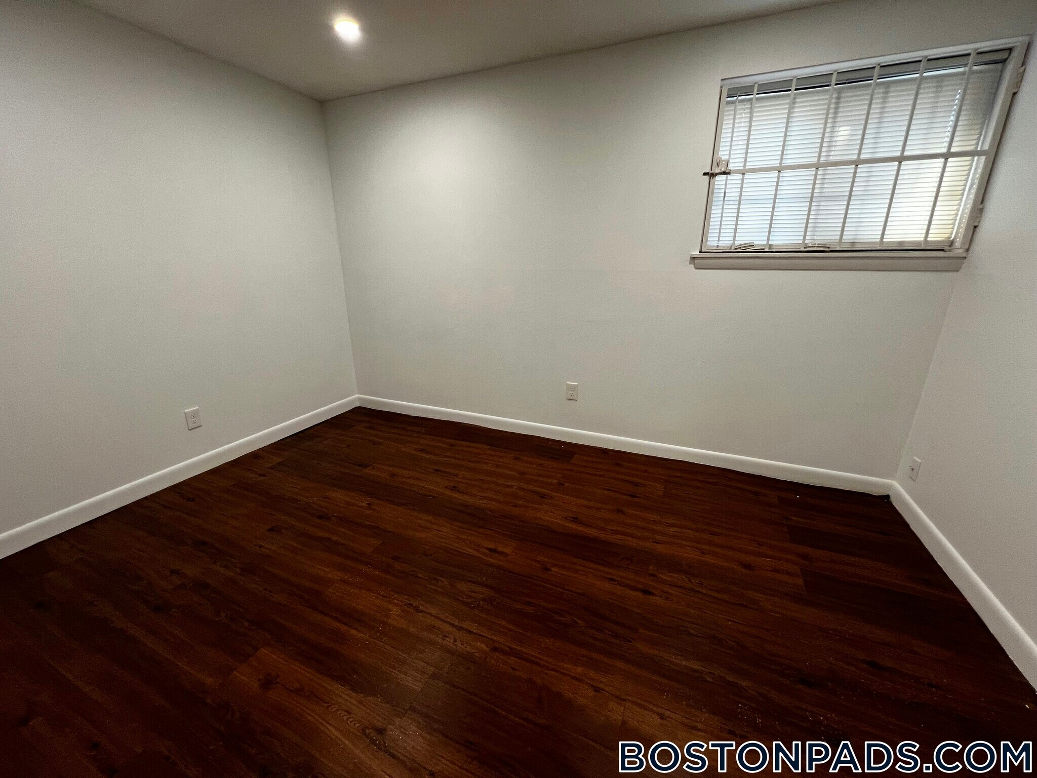 Building Photo - 20 Hubbard Park Rd