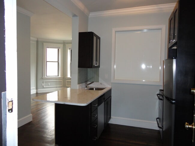 Building Photo - 111 Jersey St