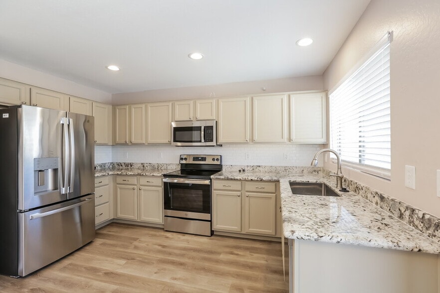 Building Photo - 7302 S 253rd Ave