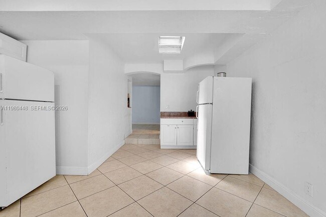 Building Photo - 2417 Pierce St