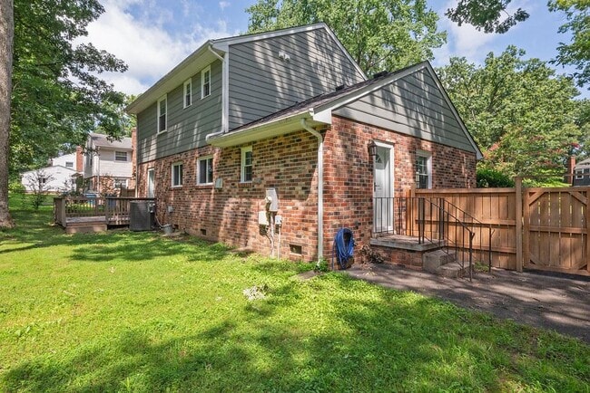 Building Photo - 1041 Warminster Dr