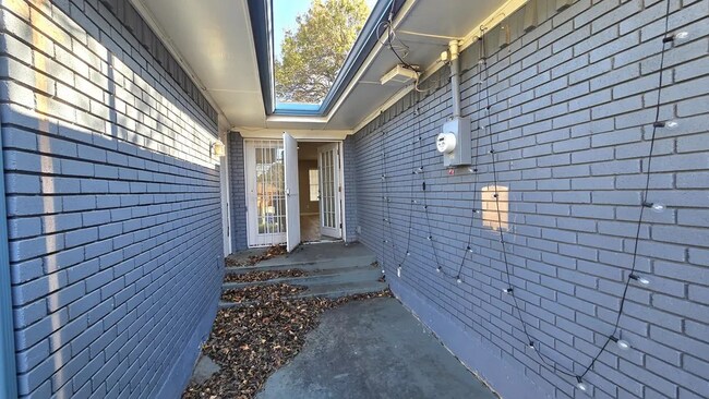 Building Photo - 5429 Dazzle Dr