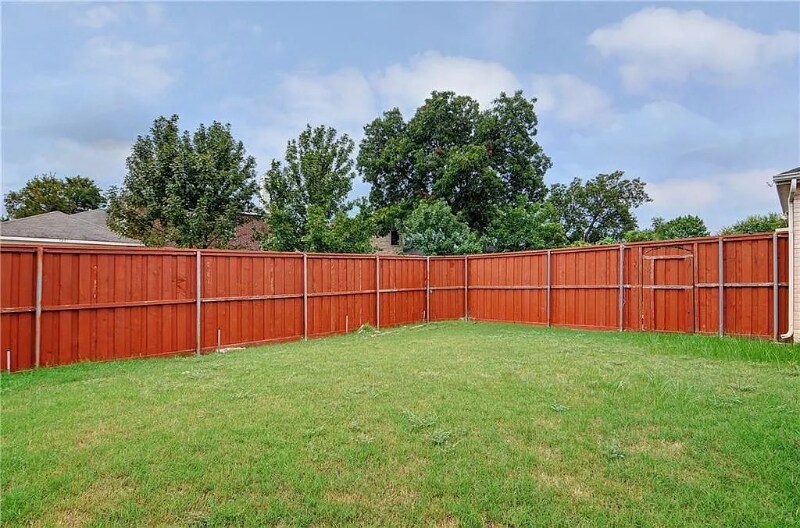 Building Photo - 720 Dandelion Dr