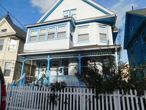 Building Photo - 768 Norman St