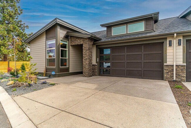Building Photo - Home on the River in NW Bend