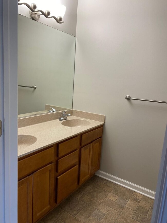 Building Photo - Charming 4BR/3BA Home in Azalea Acres – A Must-See