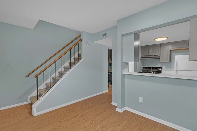 Building Photo - 7046 Bray Rd