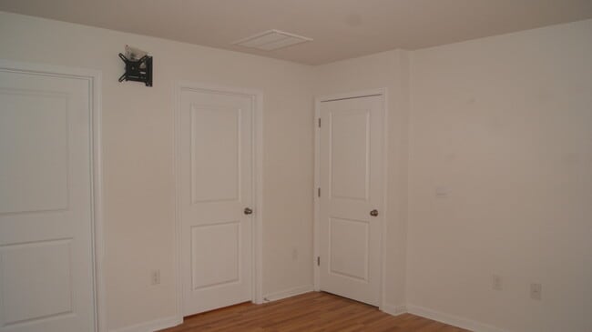 Building Photo - 188 Wall St