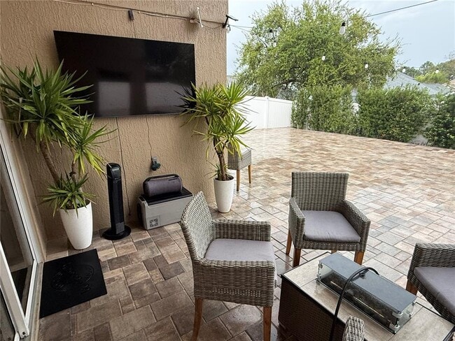 Building Photo - 314 Regency St