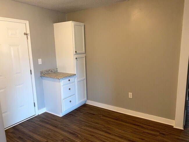 Building Photo - 5208 Durinda Ln NW