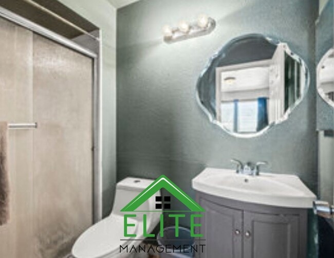 Building Photo - Charming 3-Bedroom Duplex in North Highlan...
