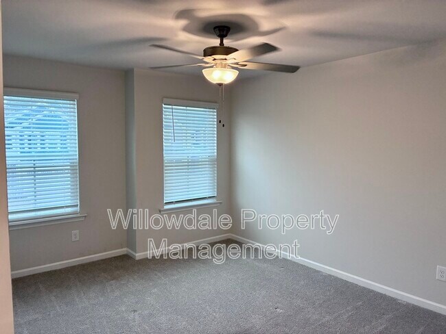 Building Photo - 179 Pinkie Ln