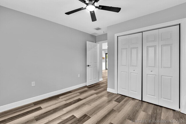 Building Photo - 2056 Park Pl
