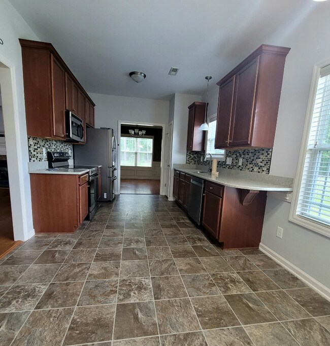 Building Photo - 5833 Kindley Dr