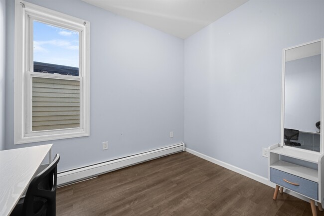 Building Photo - 83 Hobart Ave