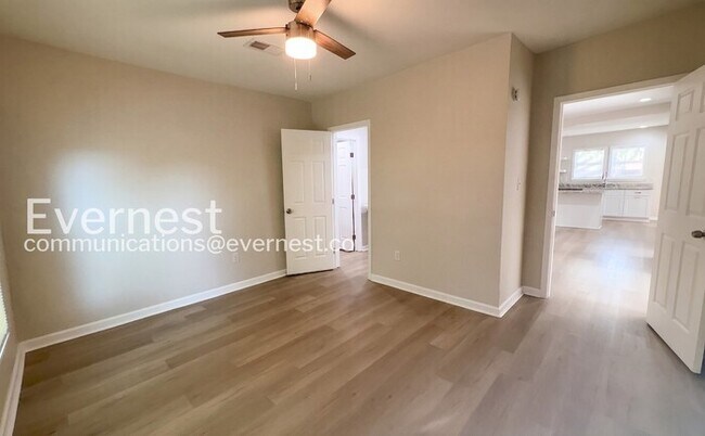 Building Photo - 4-Bed/2-Bath/Pet Friendly/Available Soon!