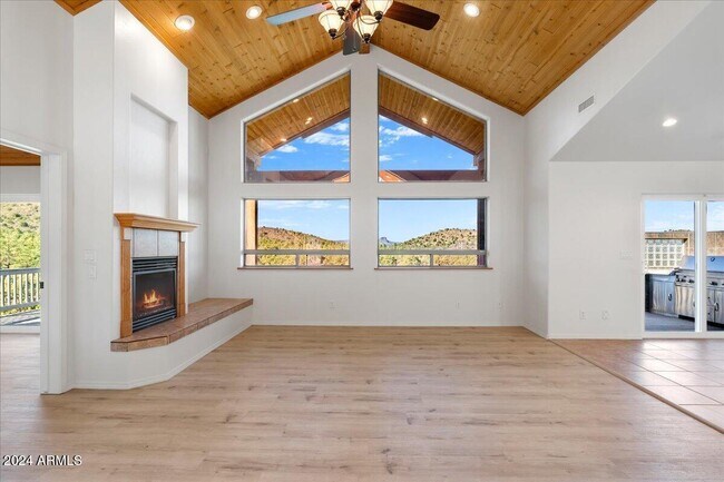 Building Photo - 1280 Majestic Vw Dr