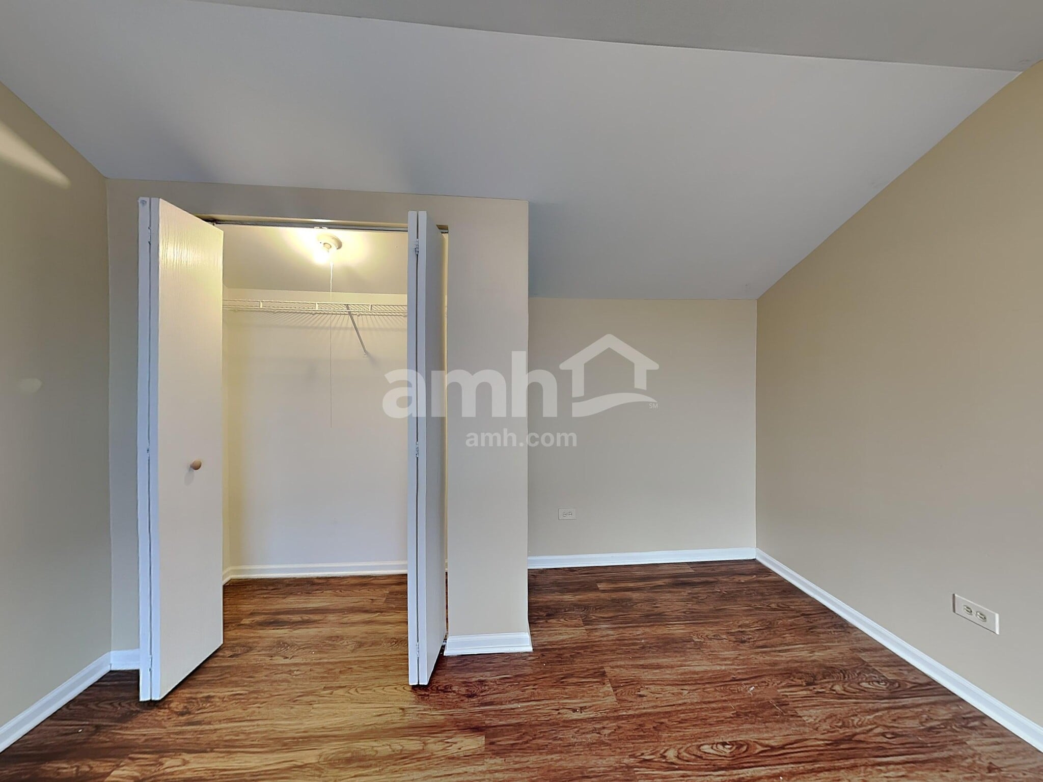 Building Photo - 26316 W Cricket Ct