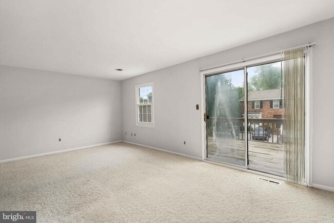 Building Photo - 132 E Green Valley Cir