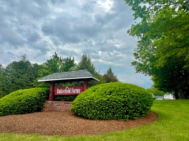 Community Entrance - 103 Main St