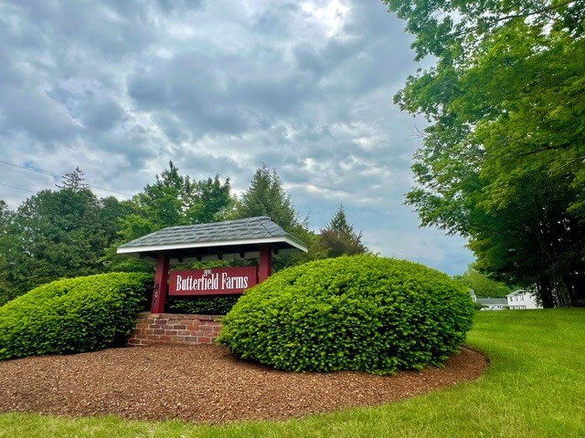 Community Entrance - 103 Main St