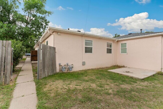 Building Photo - 1220 Janes Ln
