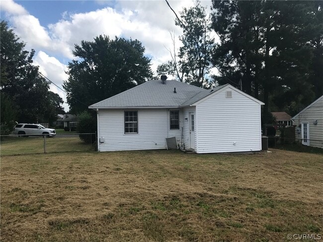 Building Photo - 1304 St Michaels Ln