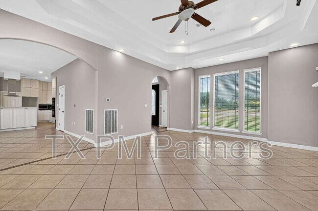 Building Photo - 13819 Lakeview Meadow Dr