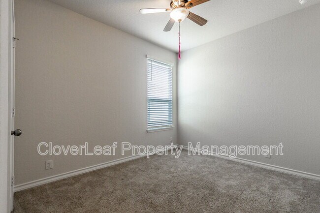 Building Photo - 512 Swift Move