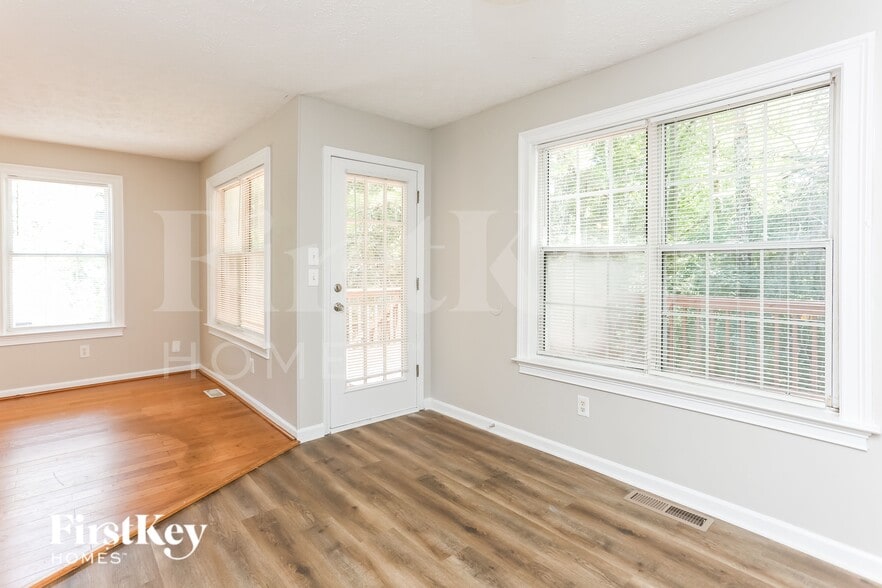 Building Photo - 1270 Summit Point Ln
