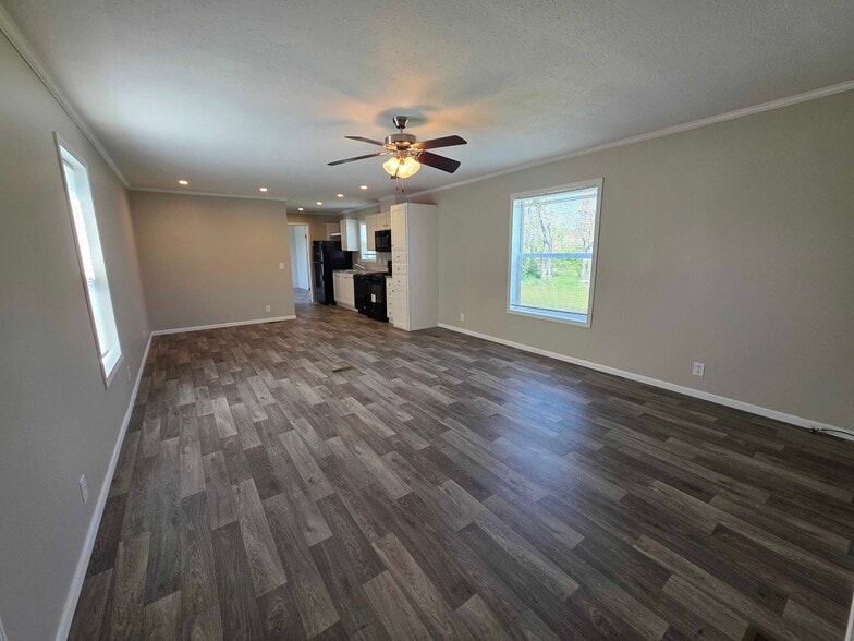 Building Photo - 3684 Willow Ct