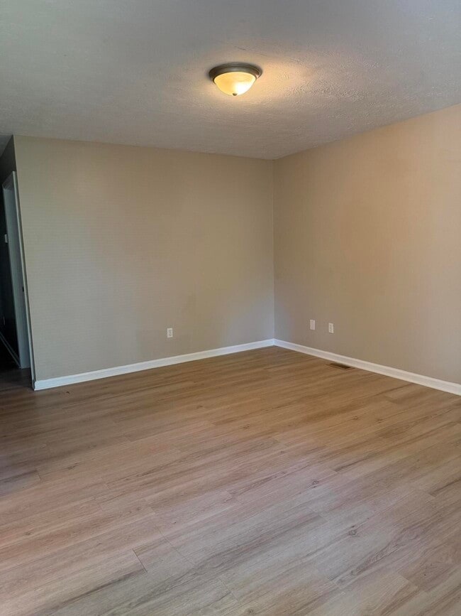 Building Photo - 297 Young St