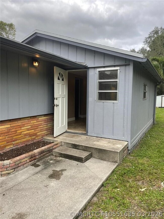 Building Photo - 2318 SW 17th Ave