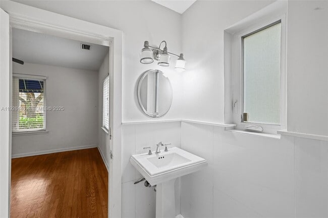 Building Photo - 410 Minorca Ave