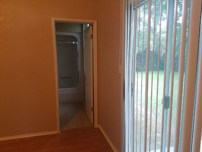 Building Photo - Beautiful Home Call 834-4202