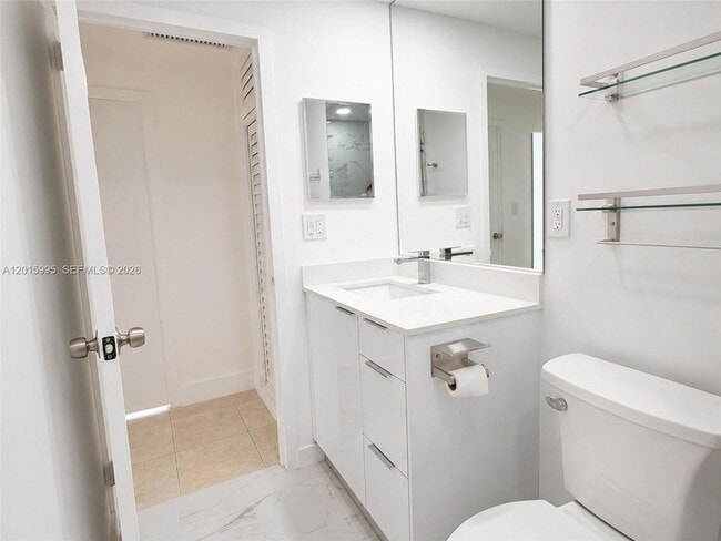 Building Photo - 1408 Brickell Bay Dr