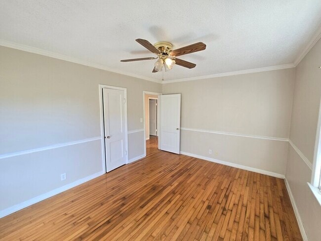 Building Photo - 3409 Alta Vista Dr